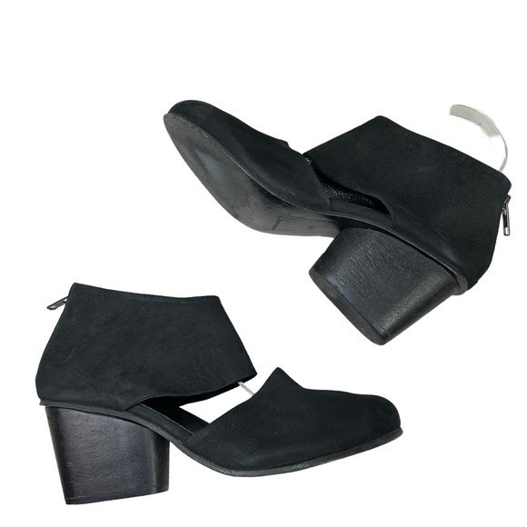 WALK by Anat Dahari Closed Toe Black Nubuck Leather Handmade Booties 40 / 9 - Picture 1 of 10